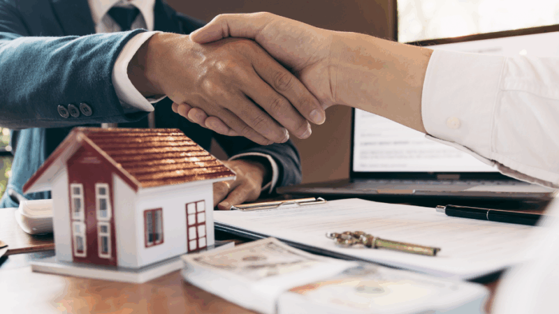 The Pros and Cons of Selling Your House to an Investor