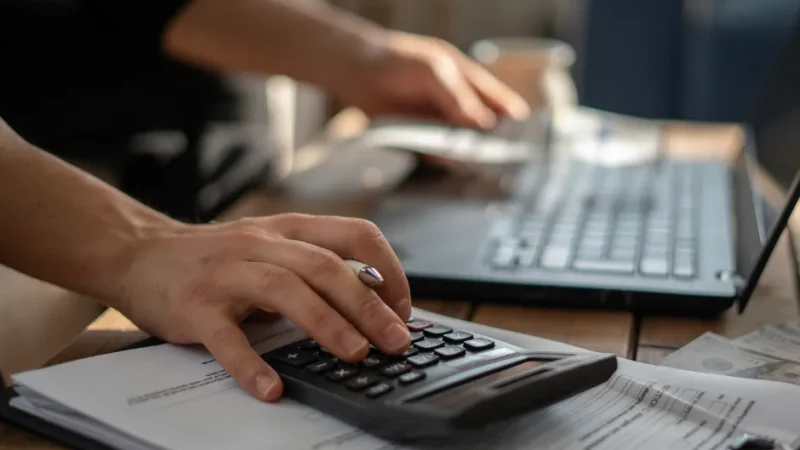 who pays for closing costs in los angeles