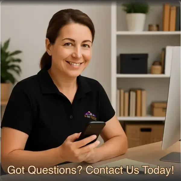 We Buy Houses Arizona team member ready to answer Phoenix homeowners’ questions about cash offers.