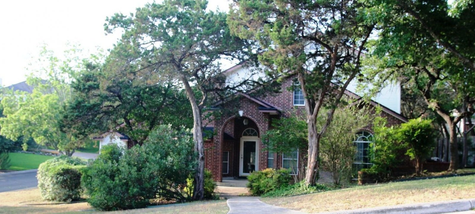 Why Every Floresville Real Estate Investor Needs An Agent By Their Side