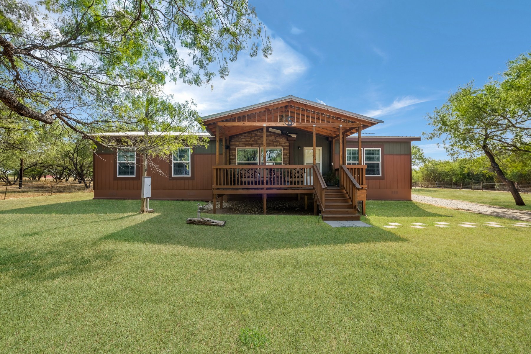 Home for Sale 17280 Shady Falls, Elmendorf, TX 78112 (210) 2167722