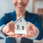 Should I Sell My House To House Flippers In Milwaukee