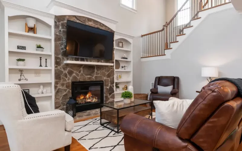The Essential Guide to Showing Your House While Living in It