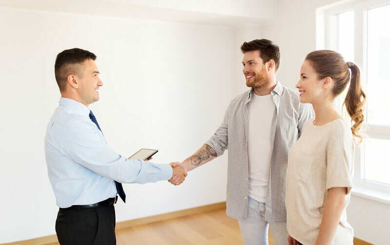 Accepting an offer from a cash home buyer