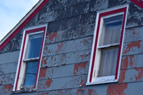 Pros and Cons of Buying an Older House - Old paint