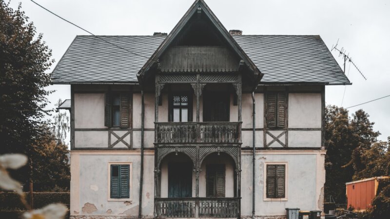 4 Things That Could Cause The Sale of Your Greater Cincinnati Area or Northern Kentucky House to Fall Through - old house