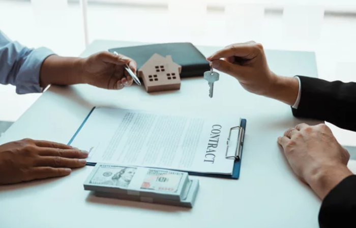 Renting a House vs. Renting an Apartment- Contract