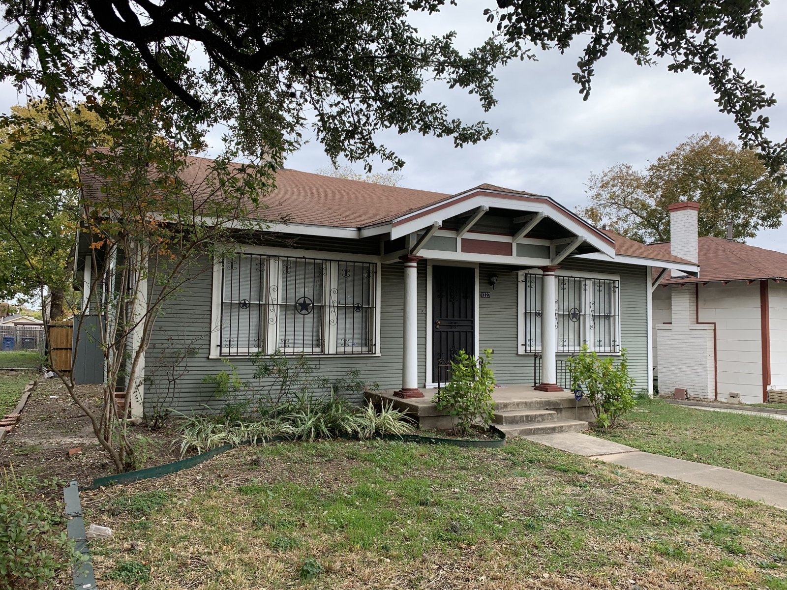 Great Investment property located in Highland Park For Sale