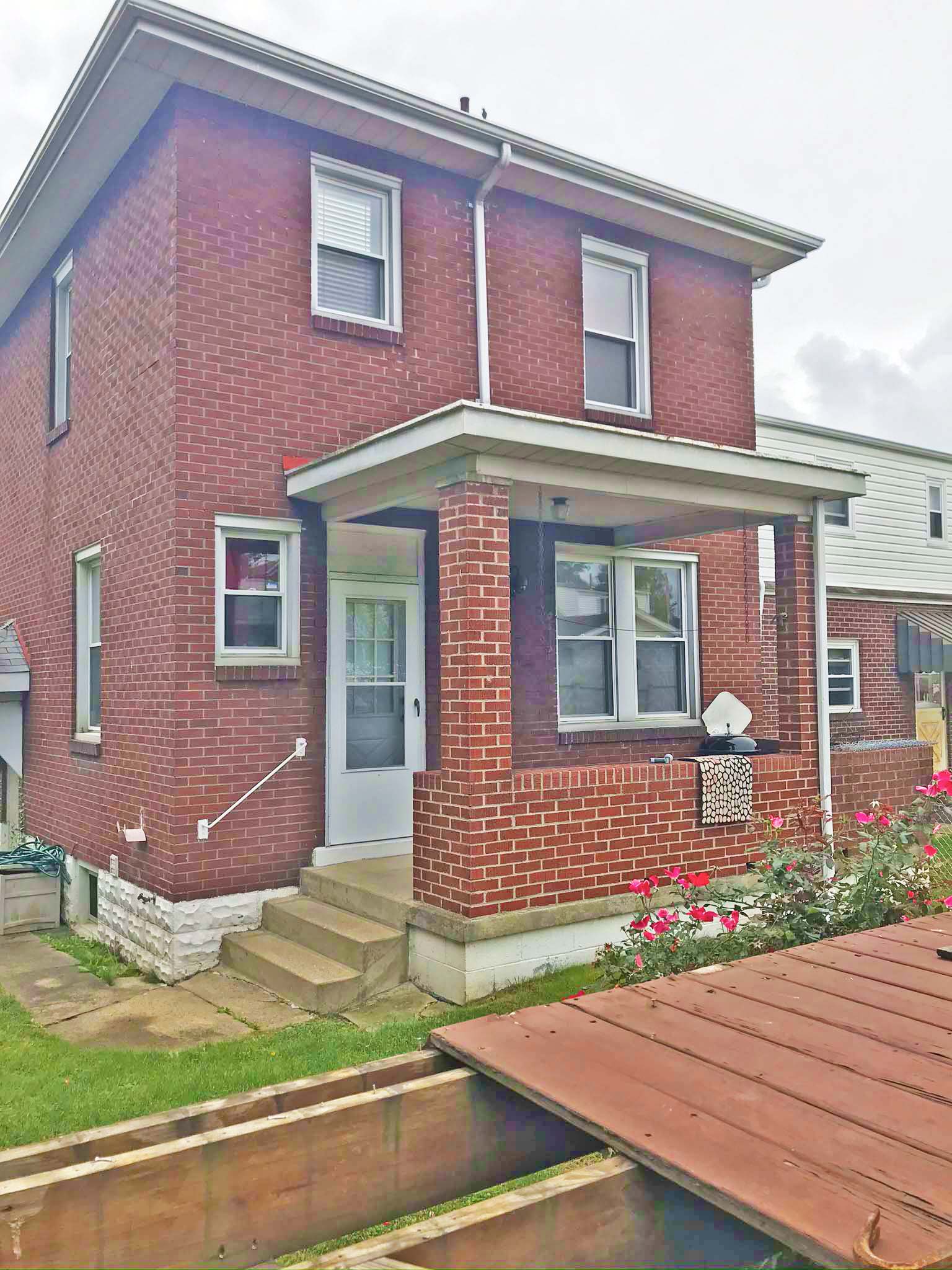 [Single Family] 47 May Ave — Stowe Township, 15136 Barron Properties