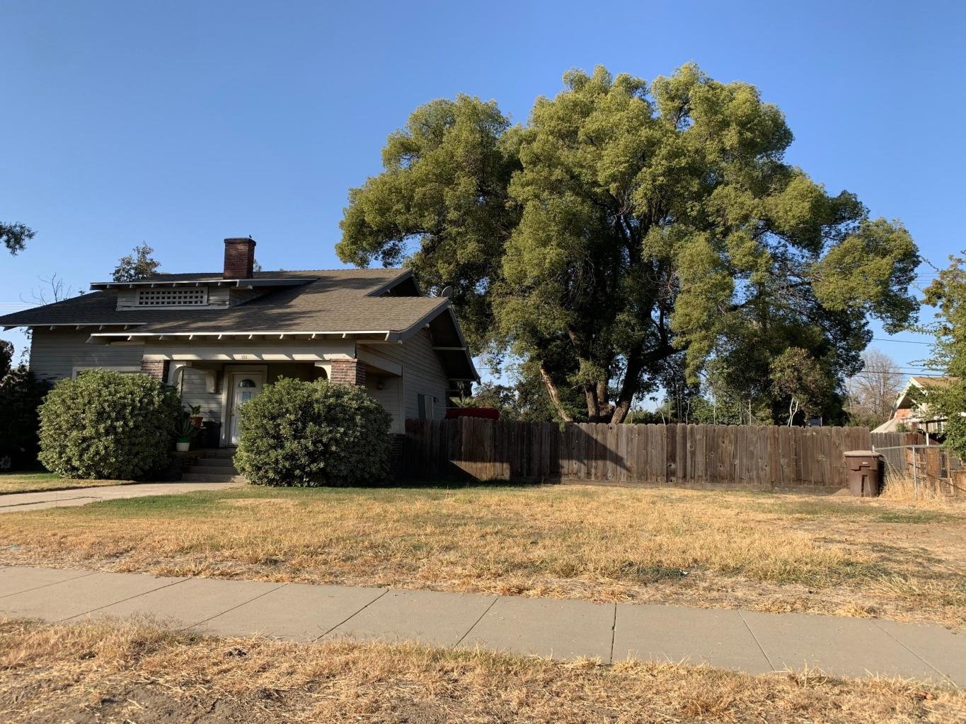 121 N D Street, Tulare, CA Capitol Real Estate Group, LLC