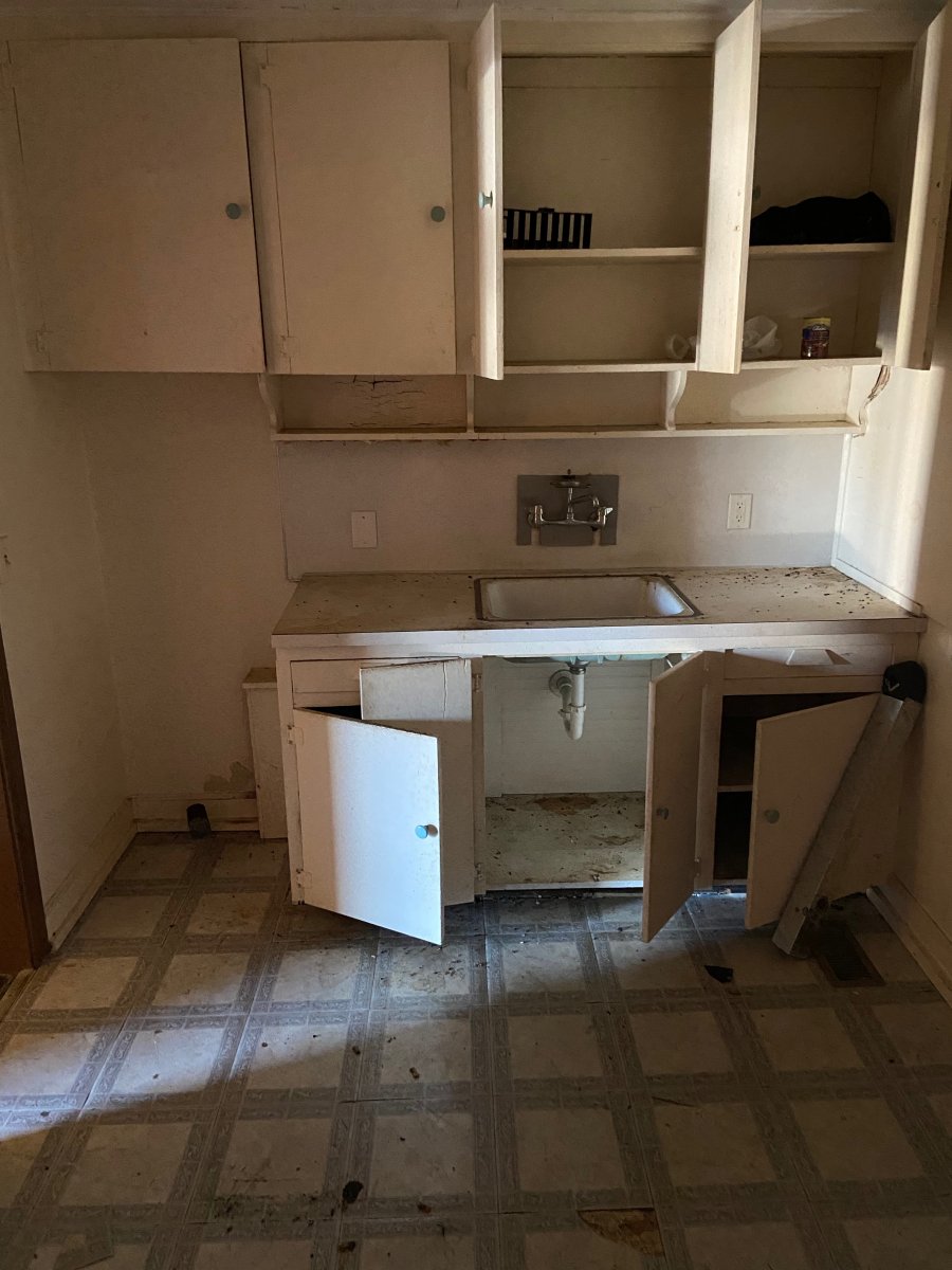 Great Rental Opportunity Residential / Commercial Zoned Midlands