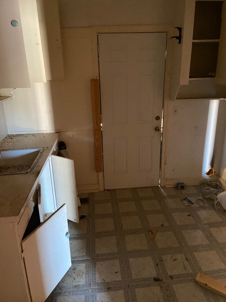 Great Rental Opportunity Residential / Commercial Zoned Midlands