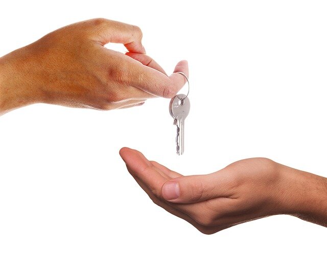 An exchange of house keys