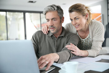 a couple wanting to sell their house