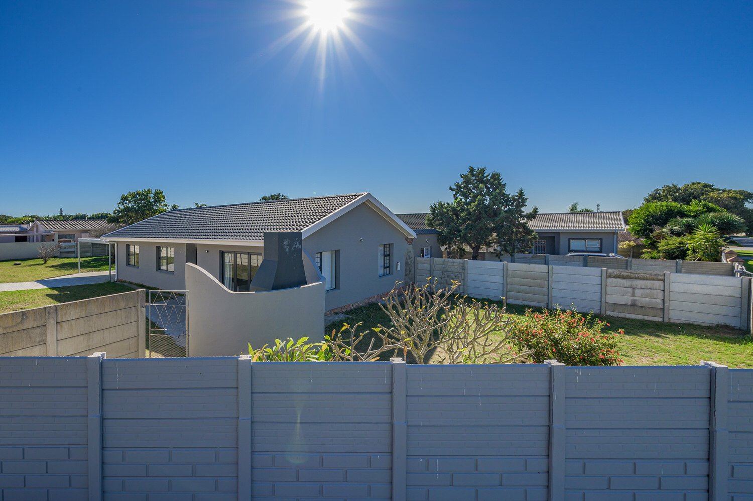 3 Bedroom House for Sale in Charlo, PortElizabeth Louw Lochner