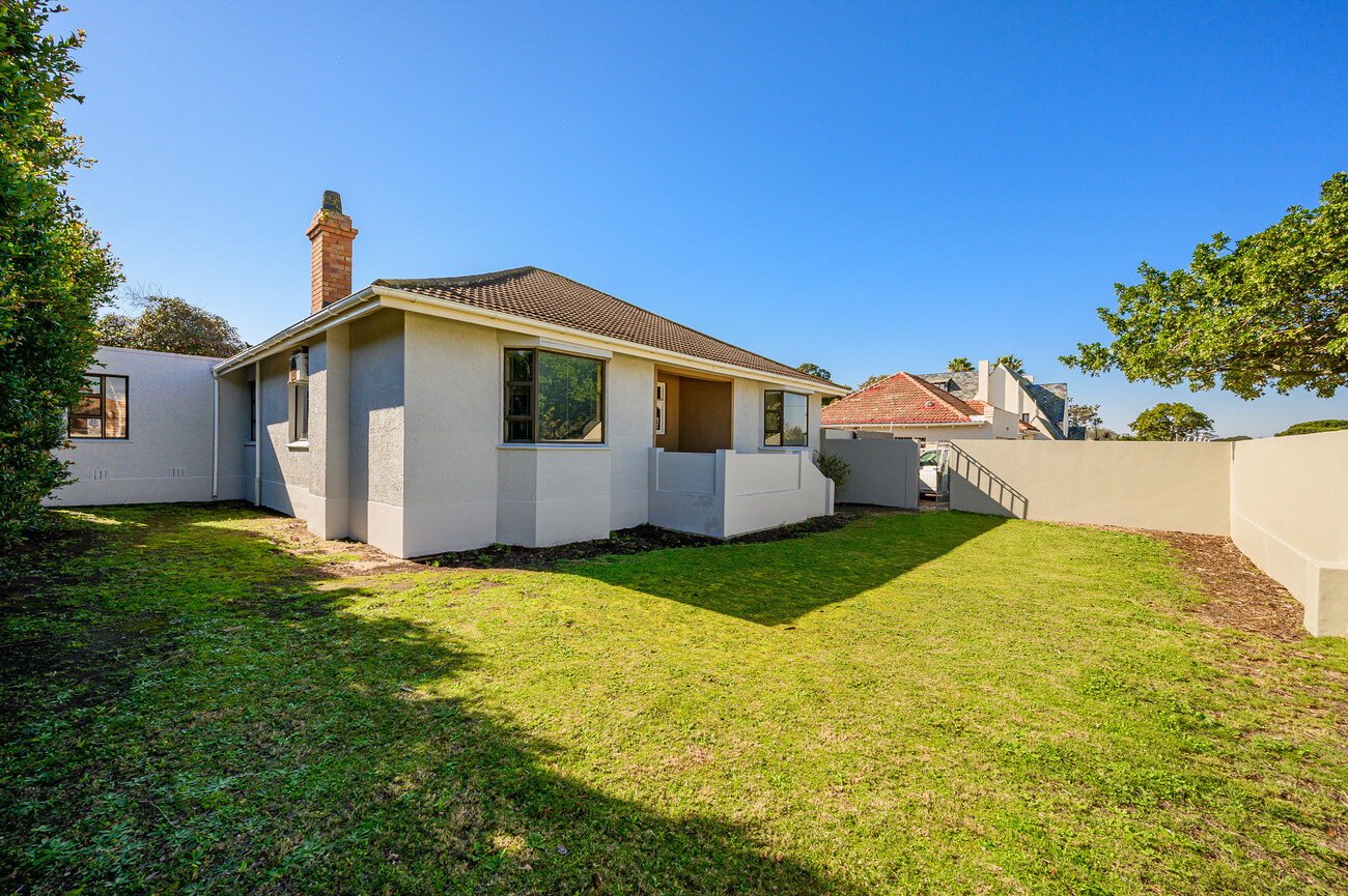 3 bedroom Home with Flatlet in Mill Park. Louw Lochner Properties