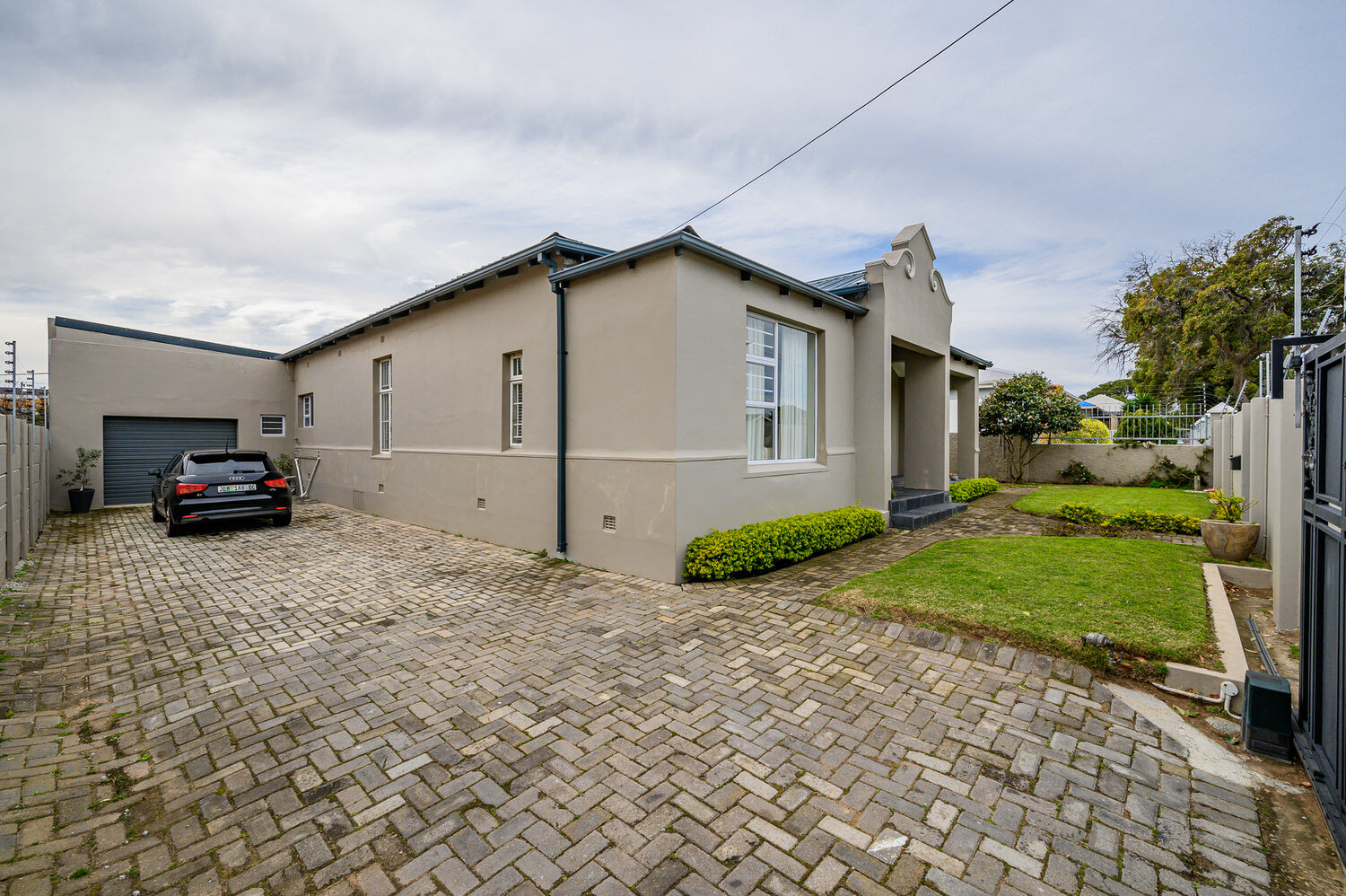 3 Bedroom House For Sale Newton Park, PortElizabeth. Louw Lochner