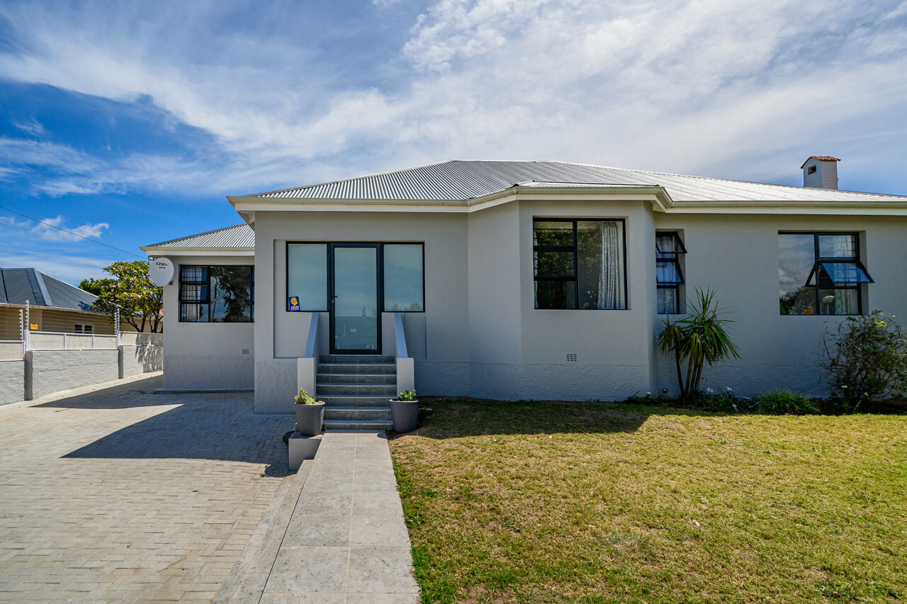 4 Bedroom House For Sale Mount Croix, PortElizabeth. Louw Lochner