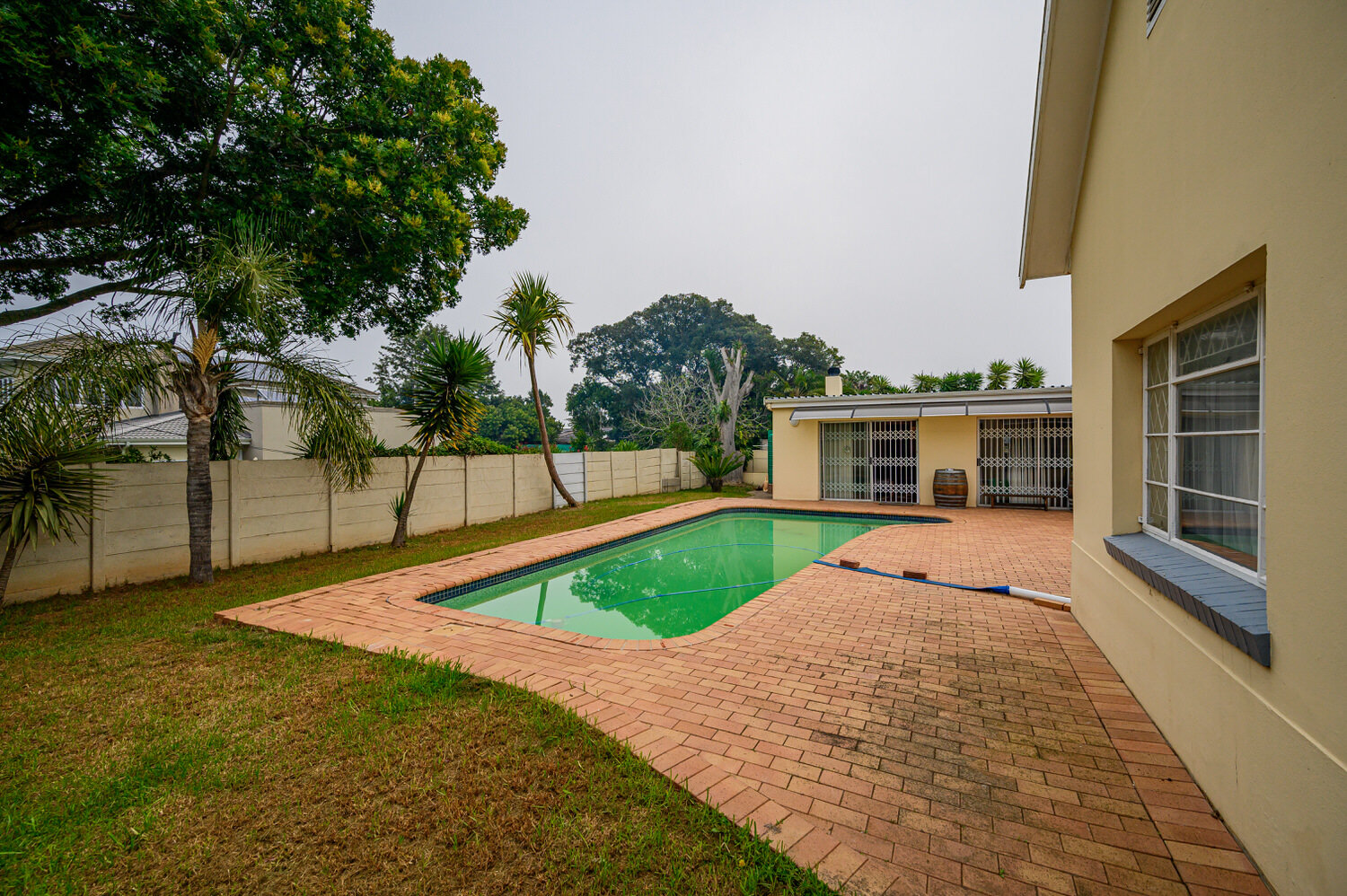 4 Bedroom House for Sale in Sunridge Park, PortElizabeth Louw