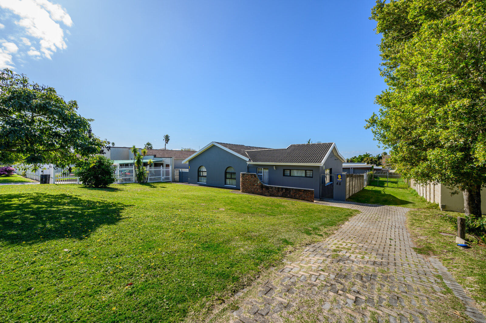 3 Bedroom House for Sale in Broadwood, PortElizabeth. Louw Lochner