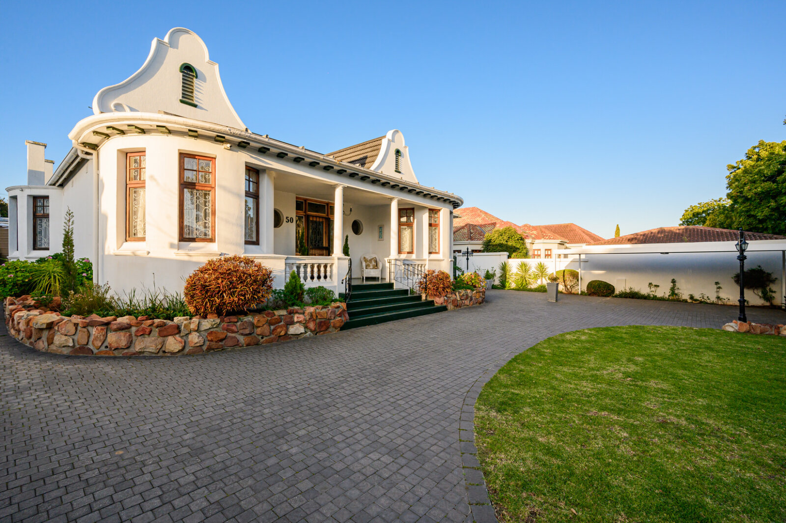 3 Bedroom House for Sale in Mill Park, PortElizabeth. Louw Lochner Properties