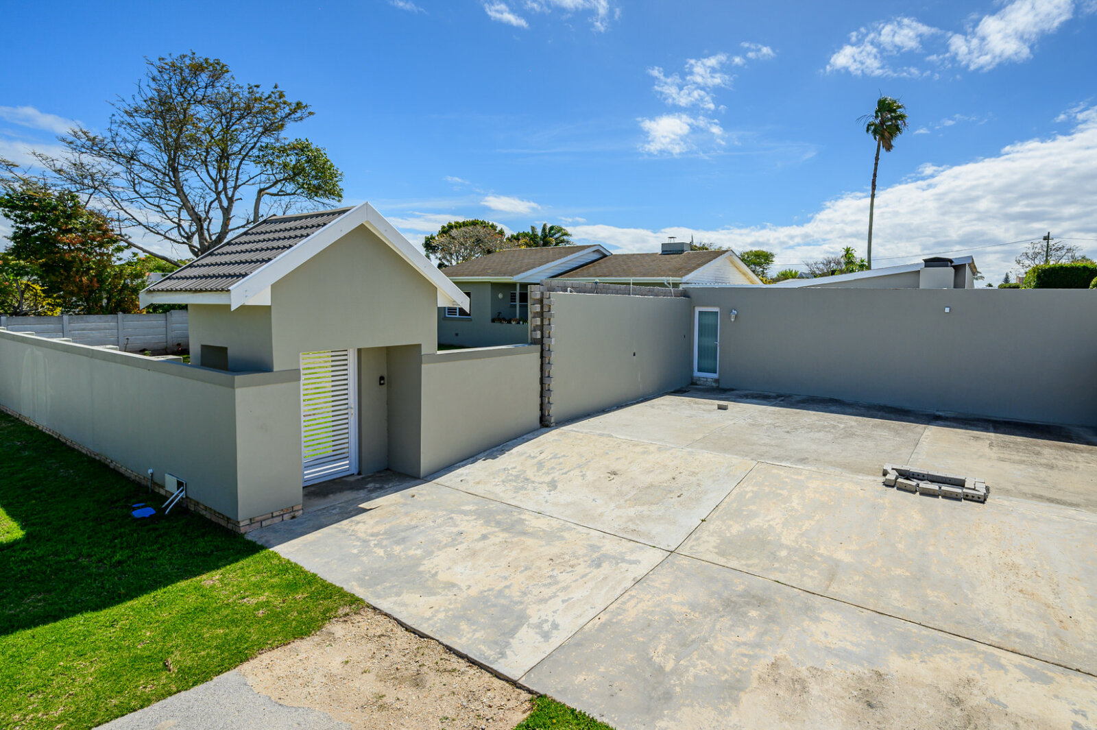 3 Bedroom House for Sale in Sunridge Park, PortElizabeth. Louw