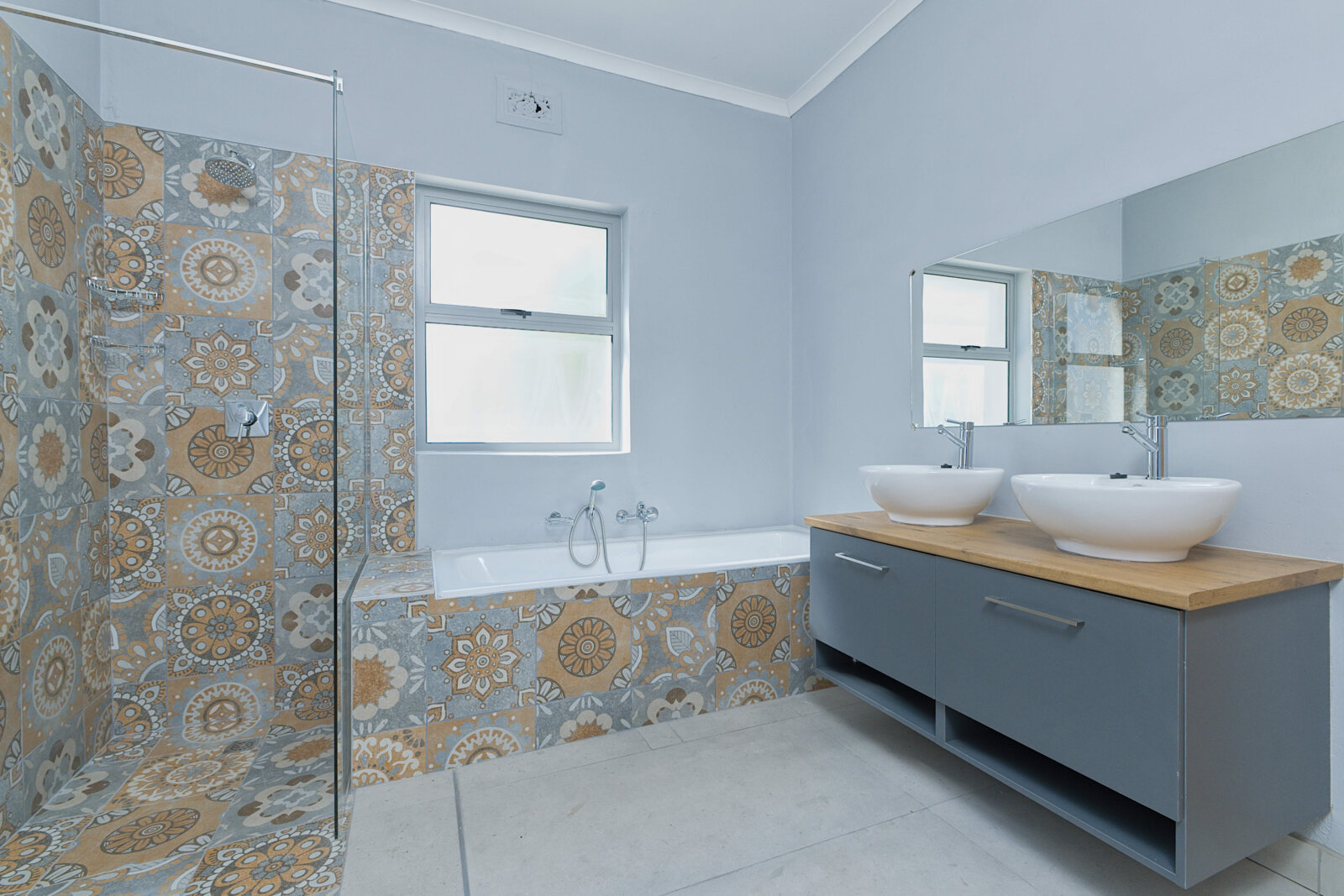 3 Bedroom House to Rent in Richmond Hill, PortElizabeth. Louw