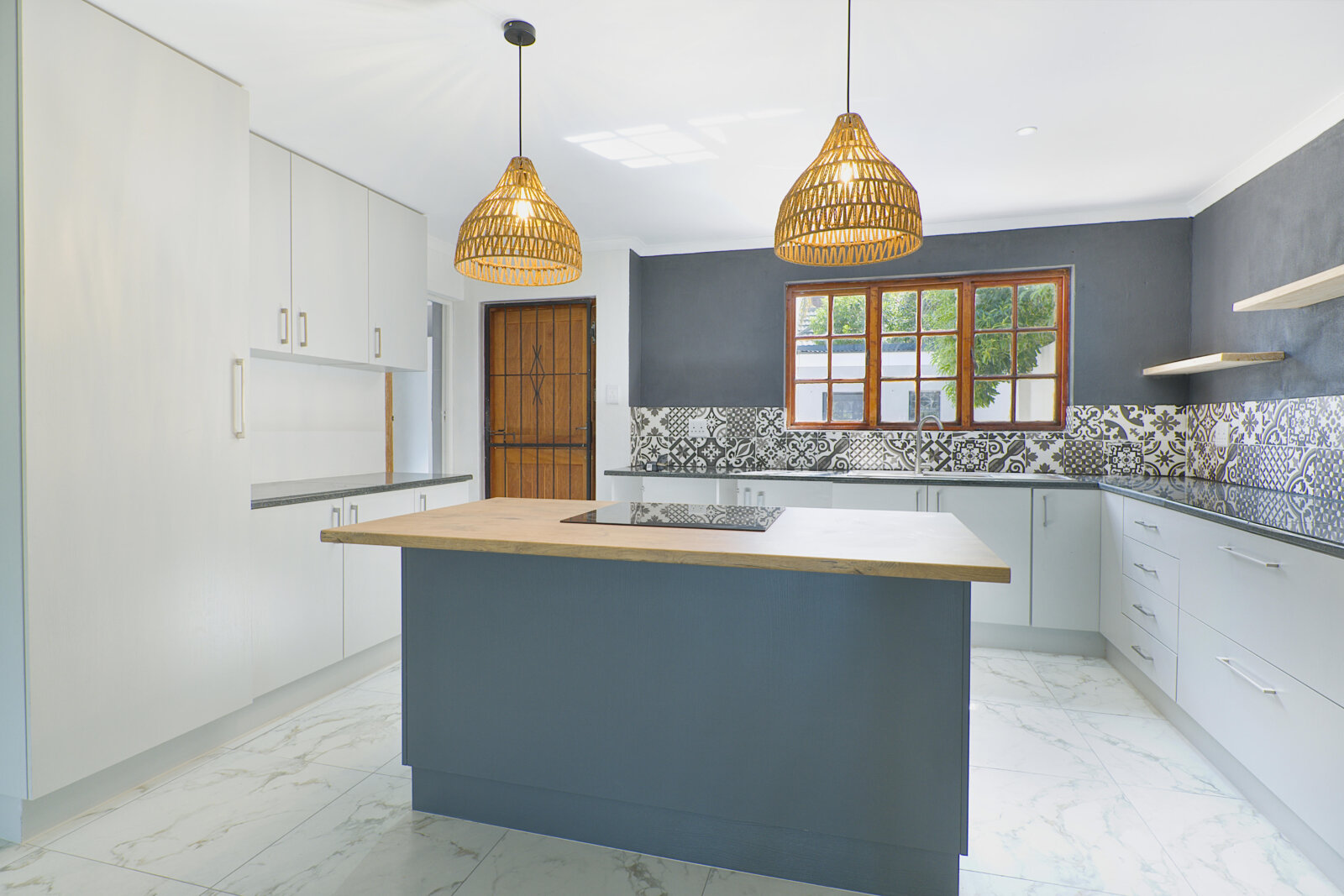 3 Bedroom House to Rent in Richmond Hill, PortElizabeth. Louw