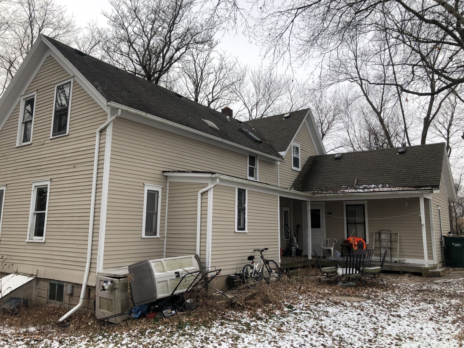 1xxx E River Rd. NEW! Grafton Duplex Buy/Hold 5/2 at 53024