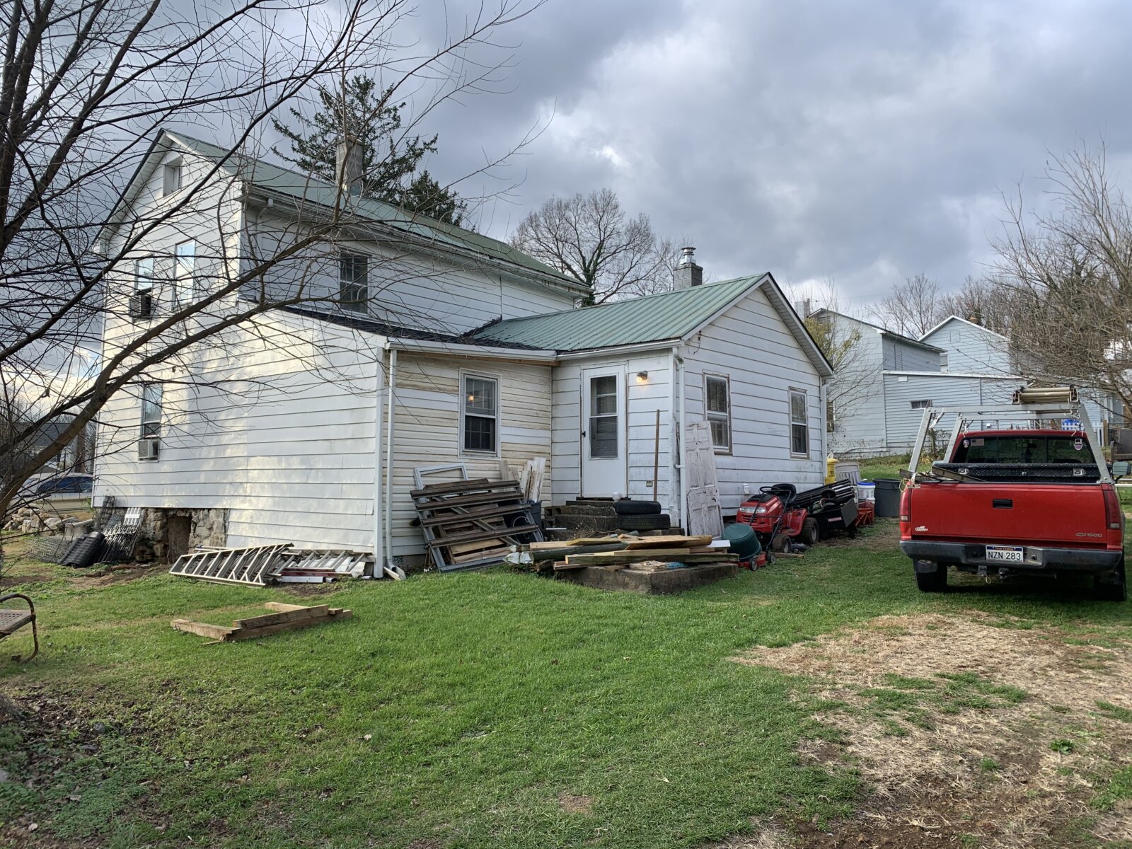Single Family House in Charlestown, WV for only 69,000. Fix and Flip