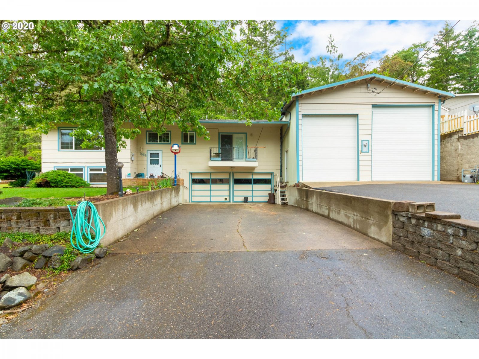 1564 NE Ridge Ave, Roseburg Homes For Sale in Roseburg (Huge Shop