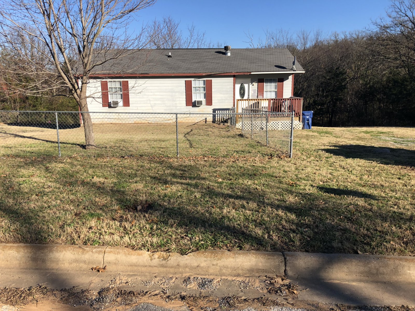 900 S 6th Ave Denison TX 75021 Moore Acquisitions LLC