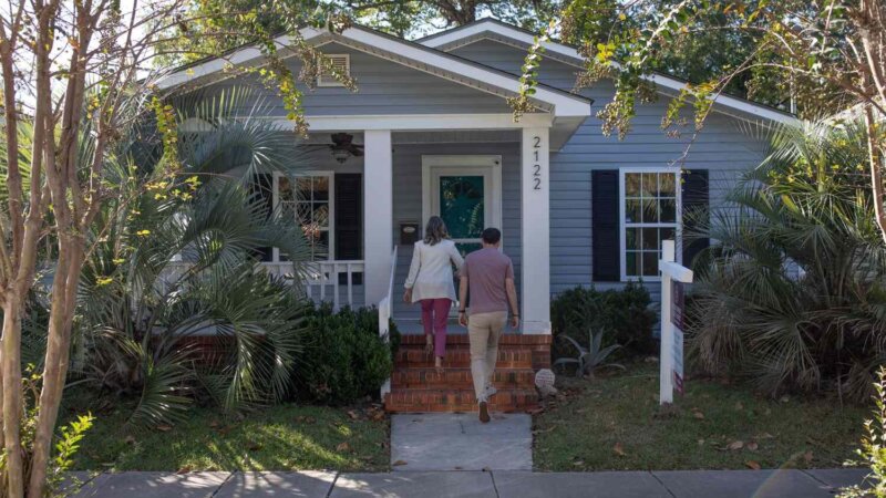 Cash-Home-Buyers-vs-Real-Estate-Agents