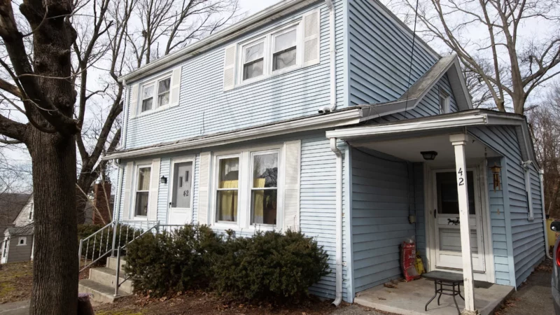 Can-You-Sell-a-House-With-Liens-or-Back-Taxes-in-Rhode-Island