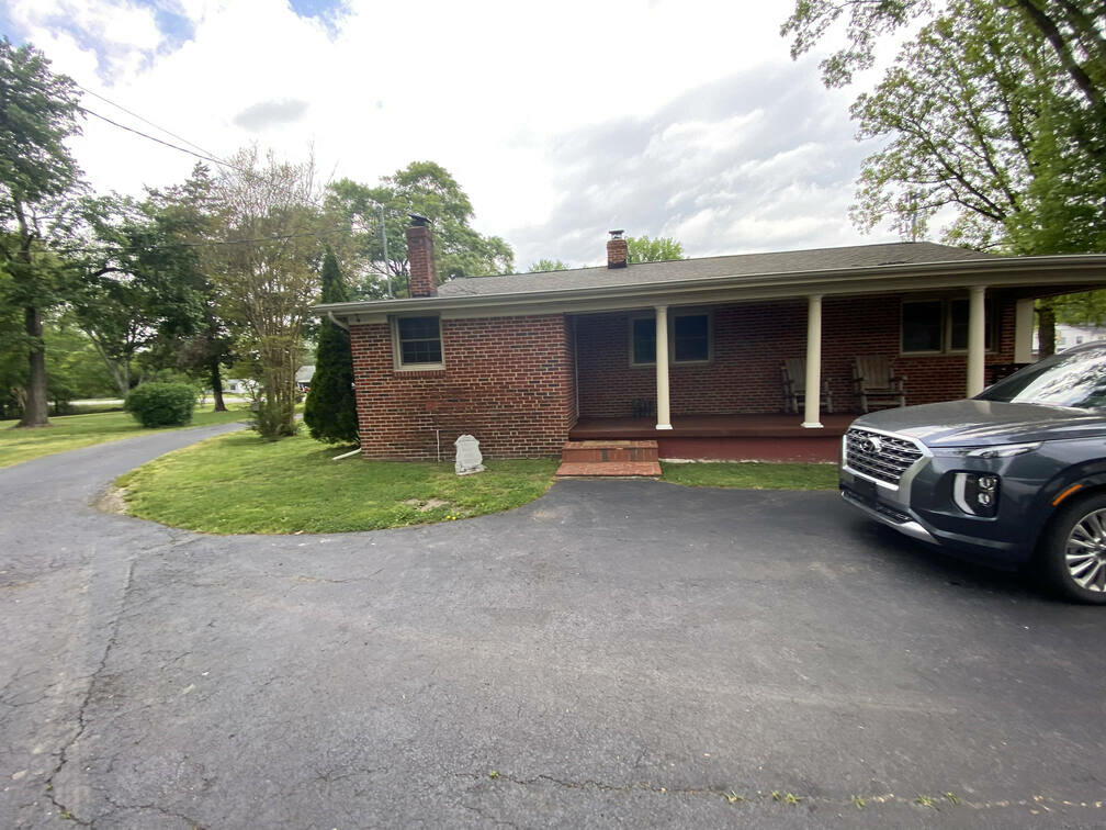 6955 Hawthorne Rd, La Plata, MD 20646 4 Brothers Investment