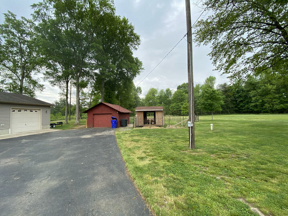 6955 Hawthorne Rd, La Plata, MD 20646 4 Brothers Investment