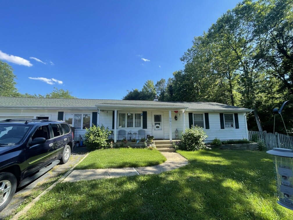 22711 Parkview Dr, California, MD 20619 4 Brothers Investment