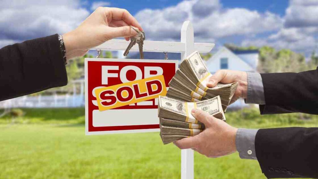 Fast Cash Home Buyer Making Offer on Property