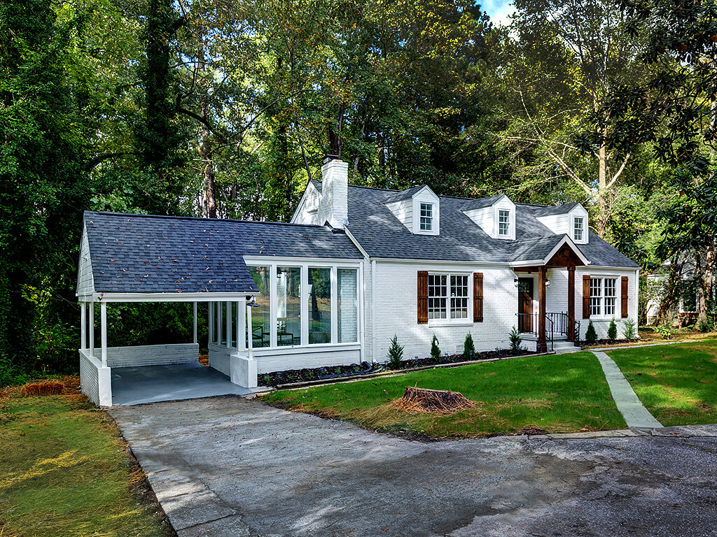 Hidden Gem Located in Beautiful Cascade Heights!! Kingdom Realty LLC