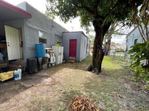 647 NW 51st St Miami, FL 33127
