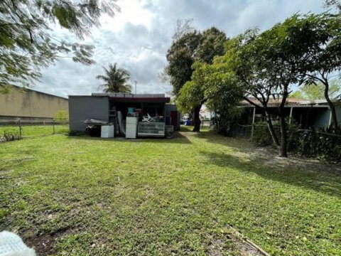 647 NW 51st St Miami, FL 33127