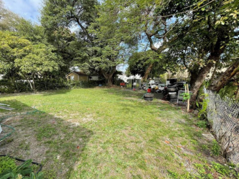 647 NW 51st St Miami, FL 33127