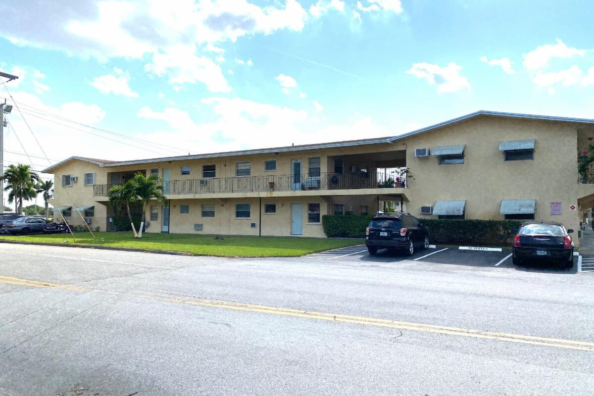 7401 Pines Blvd Pembroke Pines, FL 33024, USA Miami Wholesale Homes®