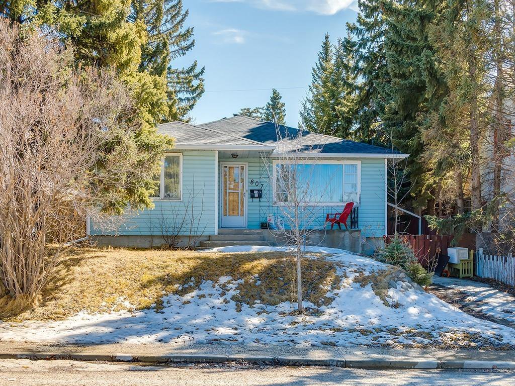 An edmonton, alberta house in winter