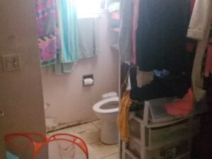 Selling a house to real estate agents needs cleaning and involves costs.