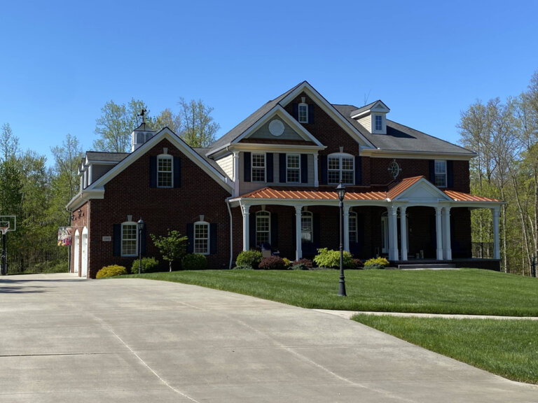 Luxury Homes For Sale in Hinckley Realty Done by Damien Baden