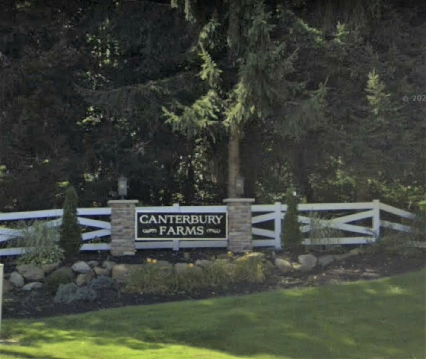 Canterbury Farms Hinckley Ohio Realty Done by Damien Baden