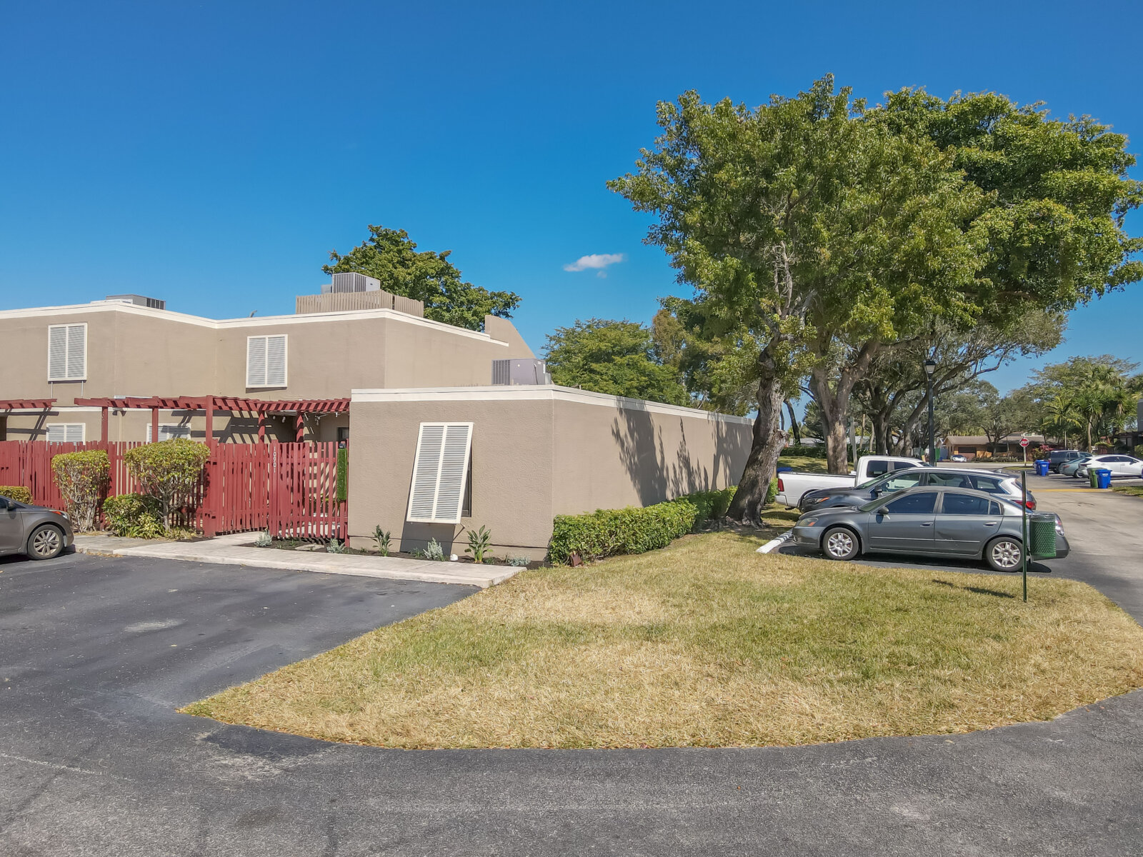 Villa West Pembroke Pines Medina Sold It