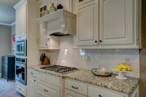 inclusion of appliances and fixtures when selling a house in Tucson