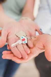 Advantages of selling a house for cash with a direct buyer